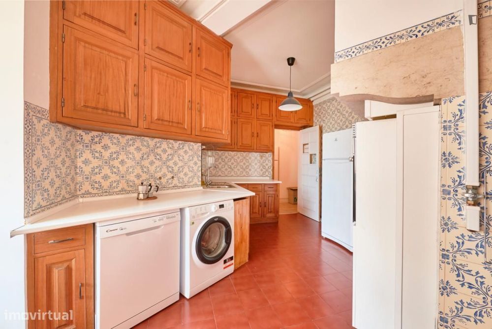 Quarto - localizado em Marquês de Pombal Lisbon
