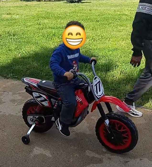 Moto elétrica infantil