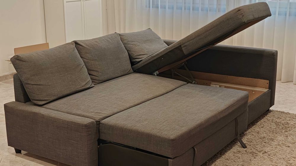 Sofá-cama IKEA FRIHETEN com arrumação