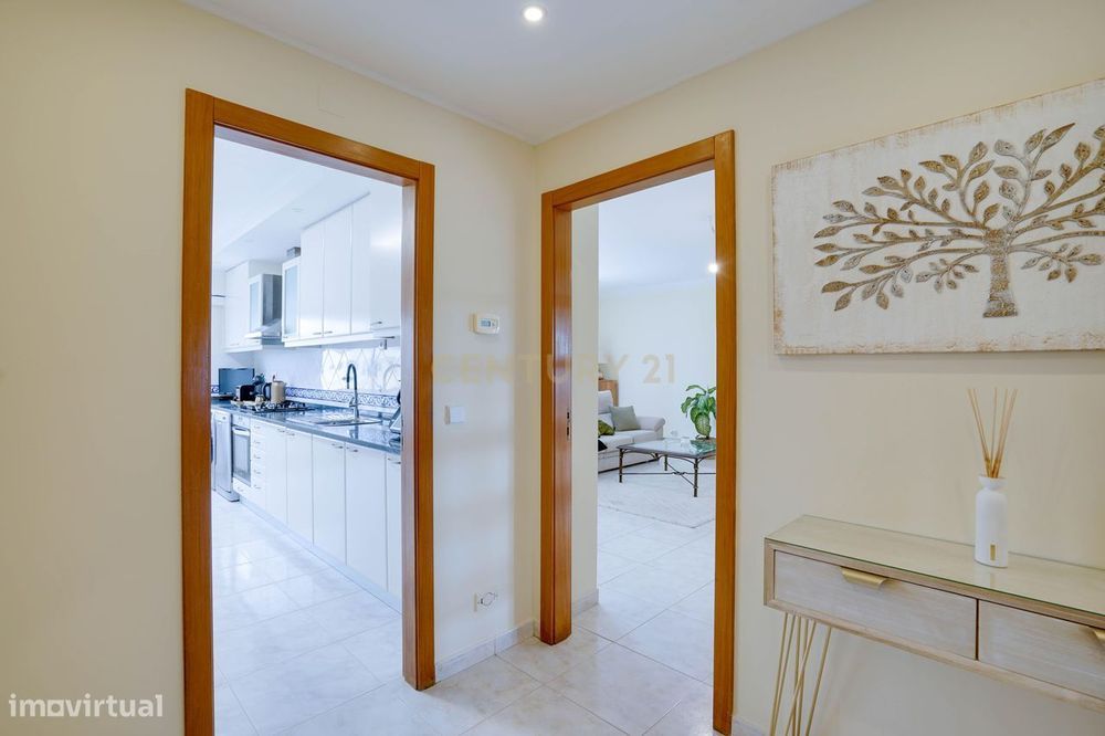 T3+1 na Póvoa de Santa Iria, duplex, com varandas, estacionamento e ar