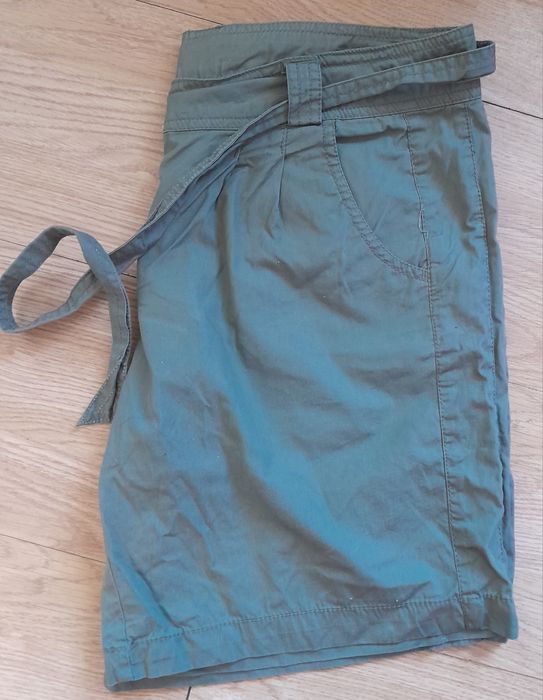 R.40 Spodenki Esmara stan idealny