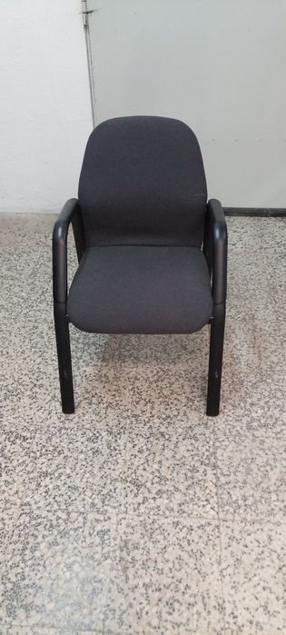 Cadeiras fixa com braços