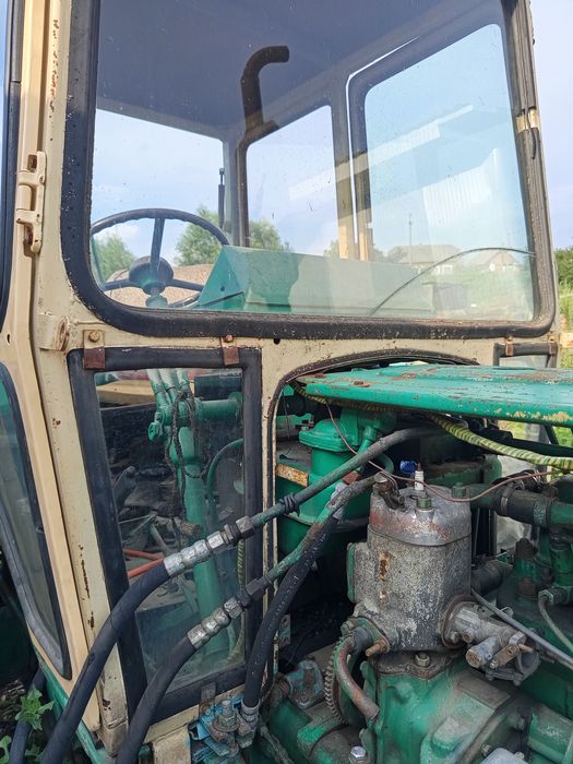 Екскаватор ЮМЗ 6