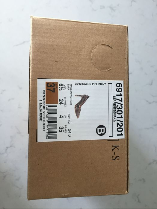 Sapatos em pele - Novos - Tam. 37