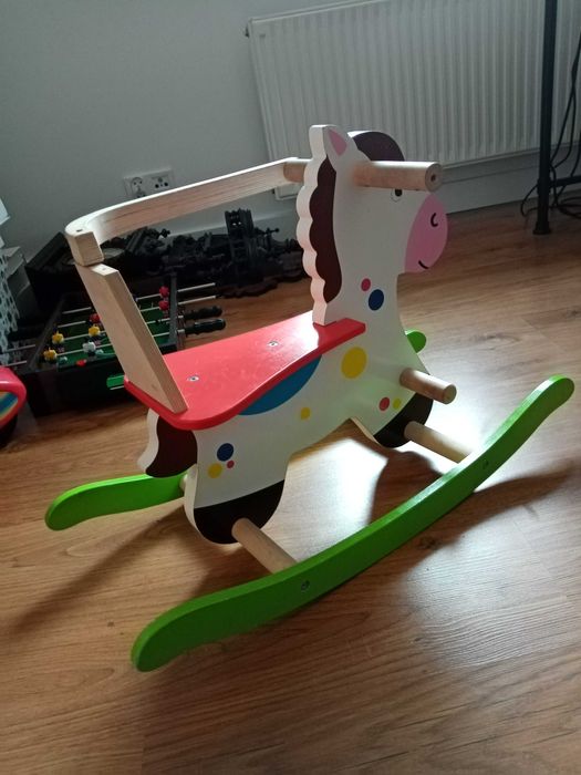 Drewniany konik bujany