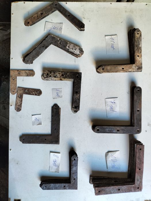 Stare okucia okienne