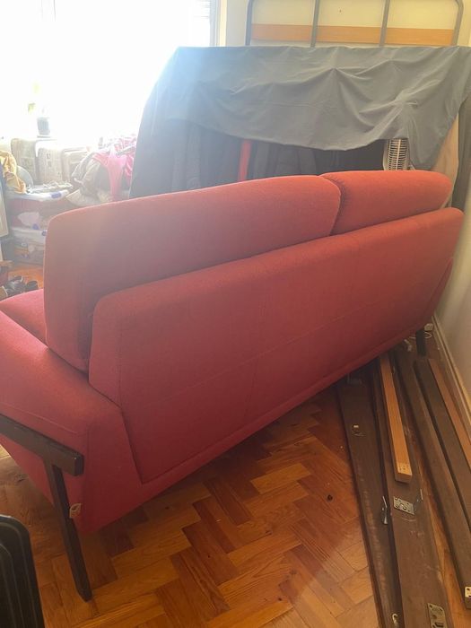 Sofá 2 Lugares Luís Silva (Estilo Vintage/Mid-Century) – Vermelho