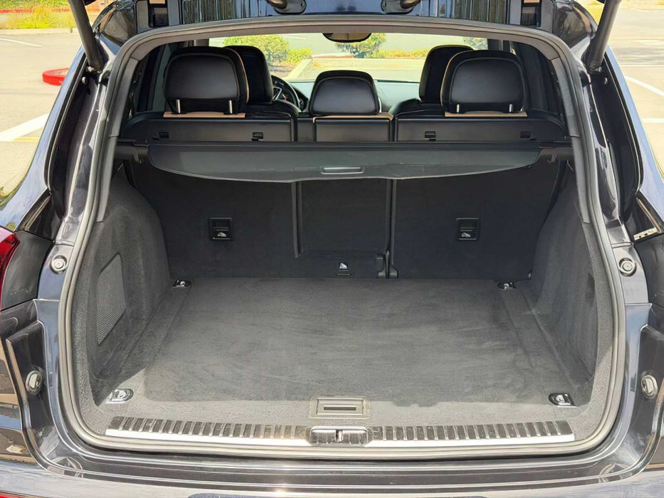 Porsche Cayenne Hybrid      2016