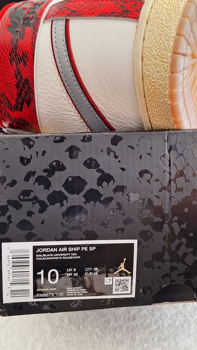 Кросівки Jordan Air Ship PE SP FN8675 100, US10 EUR44 28CM