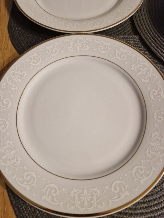 Przepiękne duze 3 talerze ze złotymi brzegiem