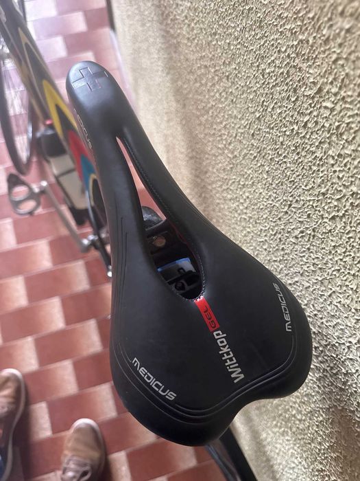 BH Bicicleta de Estrada em Carbono com Shimano e pneus Michelin