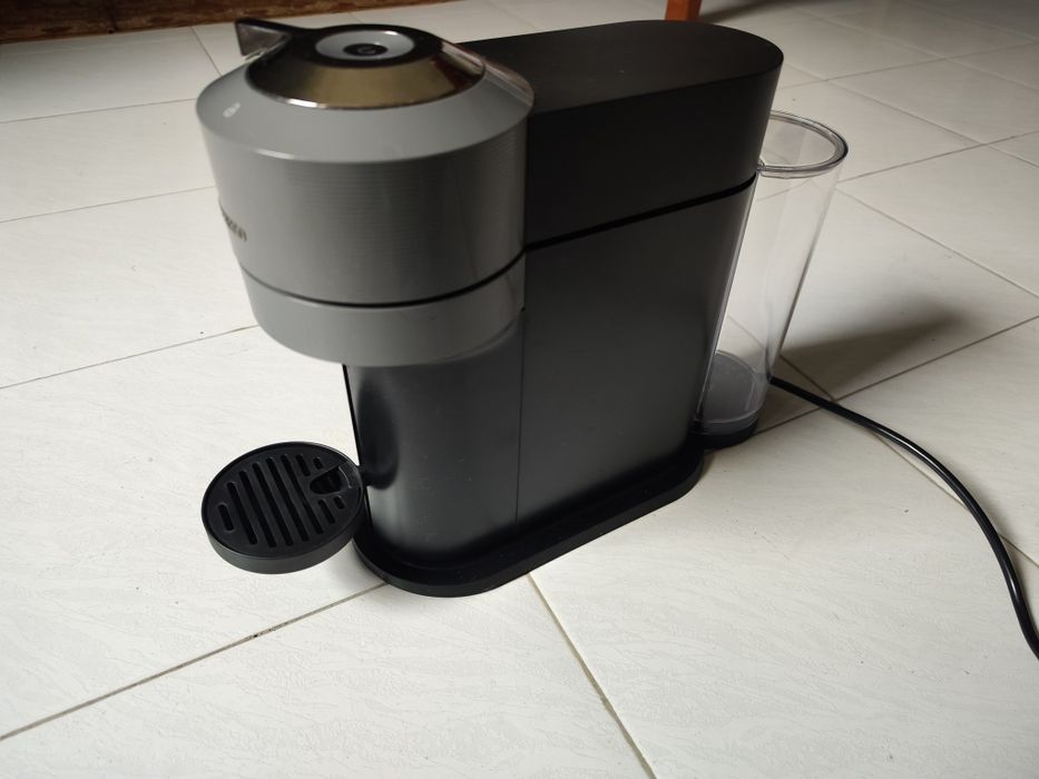 Vendo máquina de café Nespresso Vertuo Next