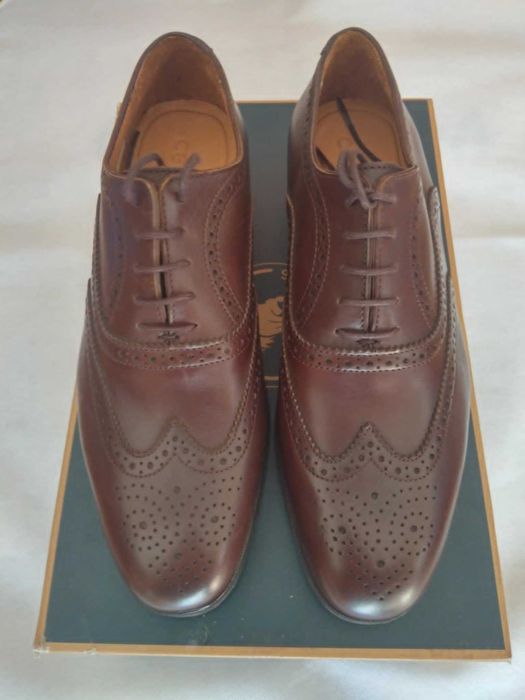 Sapatos Clássicos Castanho Novos Marca Celeris Número 40