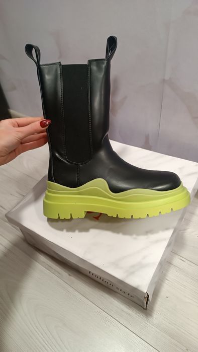 Czarne ocieplane kozaki 38 nowe