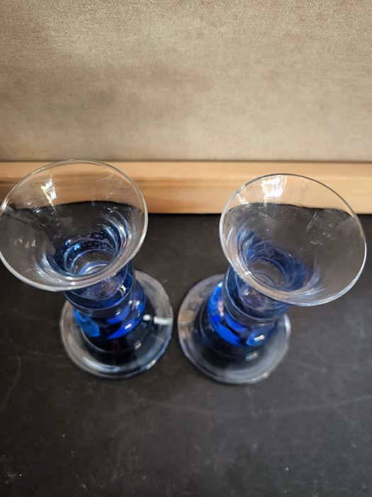 2 castiçais / Jarras em vidro