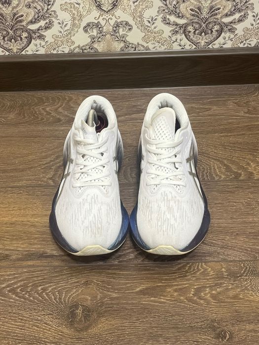 Кроссовки ASICS Novablast 3 размер 42 26.5 см
