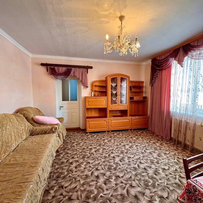 Продаж двох цегляних будинків із санвузлом 168м2 + 61сот землі