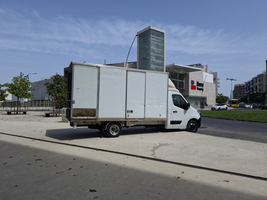 Moving Services / Relocations517852819747000324