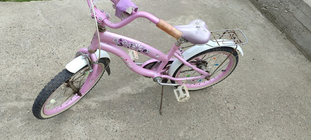 Велосипед для дівчини.