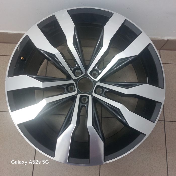Felga aluminiowa VW Tiguan 5NA   8.5Jx20 et38