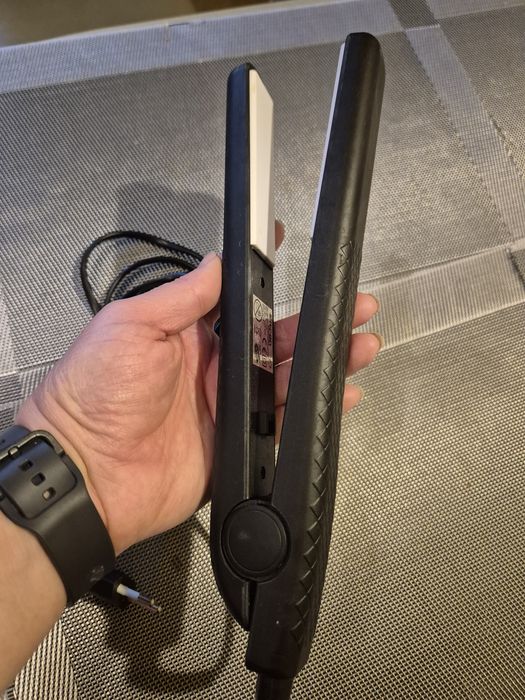 Випрямляч для волосся