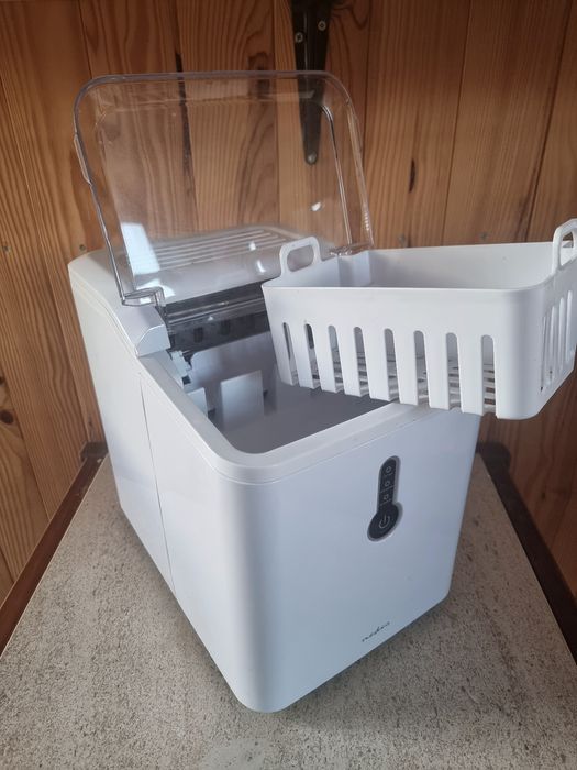 Maquina de fazer gelo