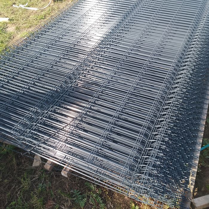 Tanio słupki panel