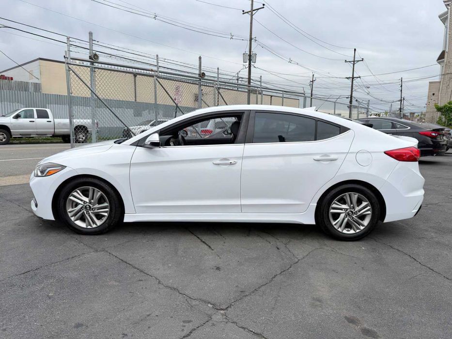 Hyundai Elantra Sport      2017