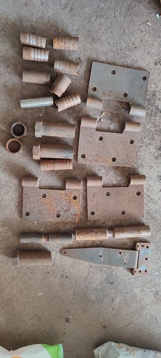 Продам петлі, металеві заготовки.