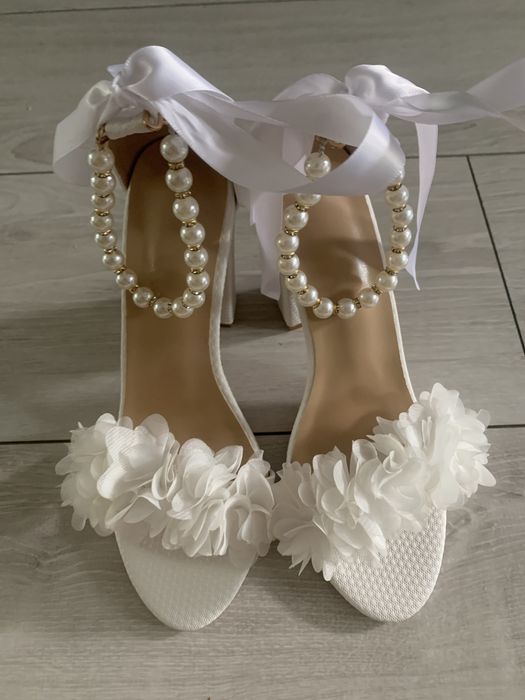 Buty Ślubne z kwiatkami z 3d