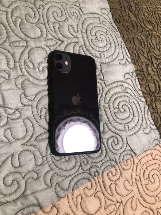 Продам айфон 11/64