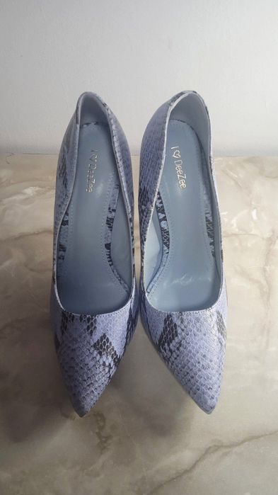 Туфлі у зміїний принт DeeZee