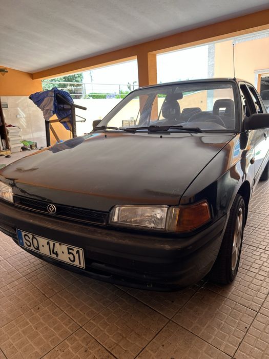 Mazda 323 1.3 a gasolina