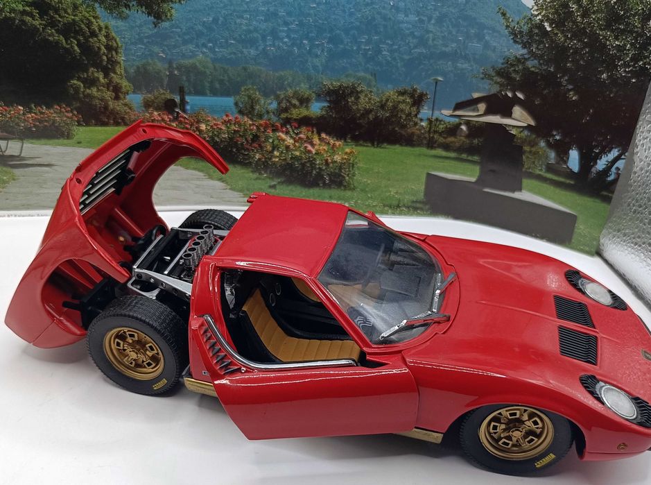 Lamborghini Miura  1/18