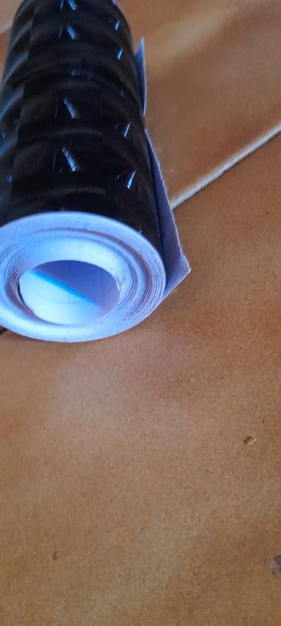 Dois rolos de carbono metalizados preto