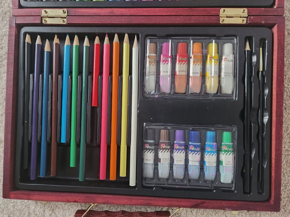 Walizka artystyczna kredki