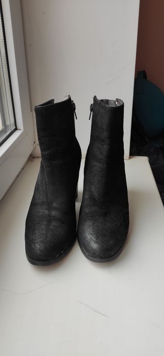 Чоботі , ботинки,