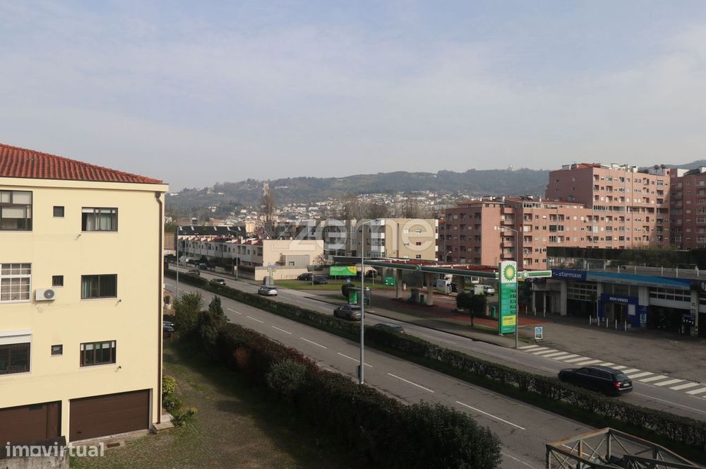 Apartamento em S. Vitor T5+1