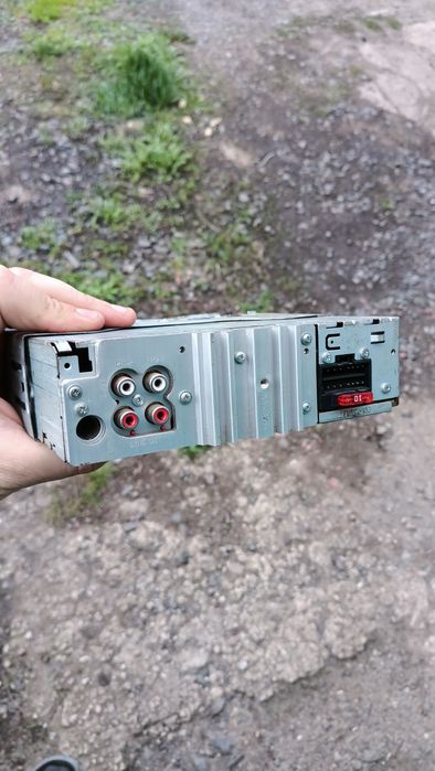 Автомагнітолах JVC.