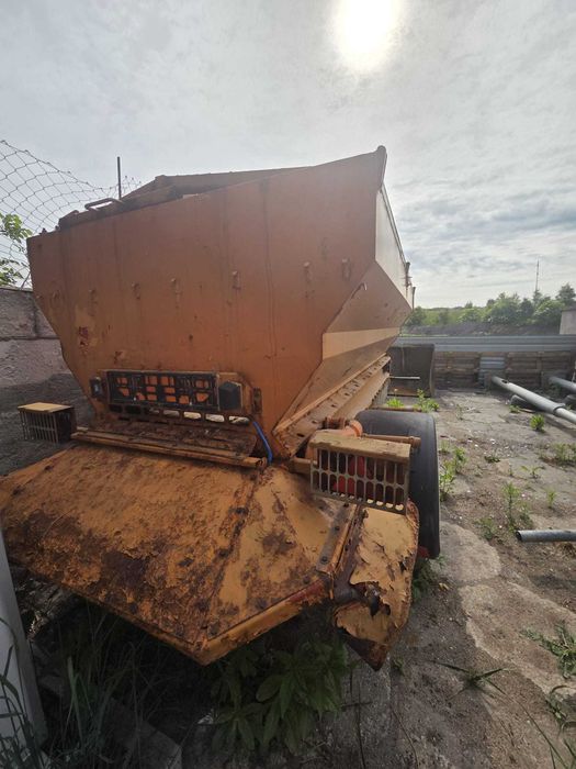 Posypywarka PRONAR T-131
