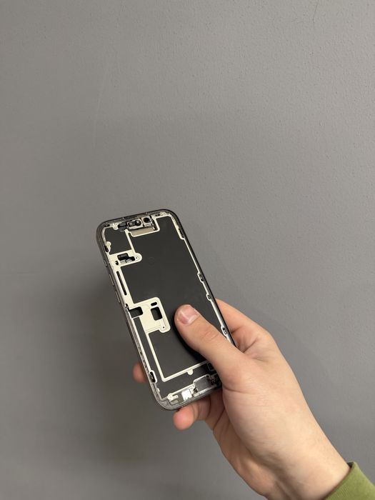 Оригінальний корпус iPhone 16 Pro