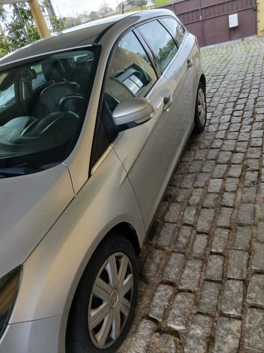vendo  carrinha ford focus em muito bom estado