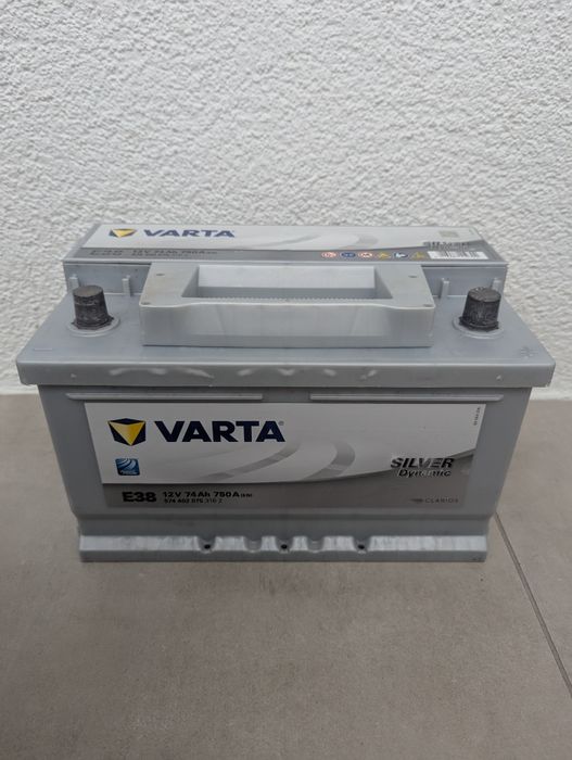 Акумулятор Varta Silver Dynamic 74АН Ев (-/+) E38 (750EN)