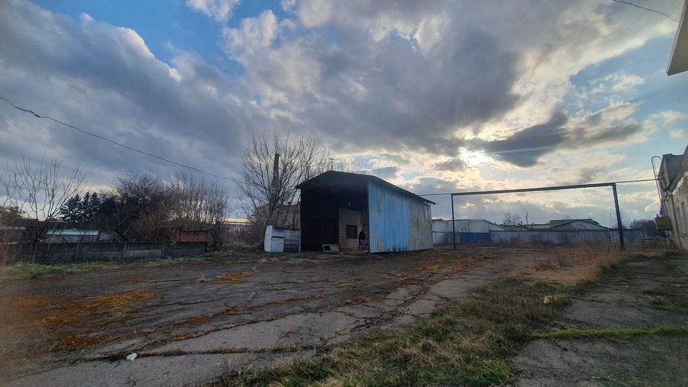 Виробничий комплекс (складські приміщення) в м. Рожище біля м.Луцьк (діл. 0,46га, пл.1347кв.м.)