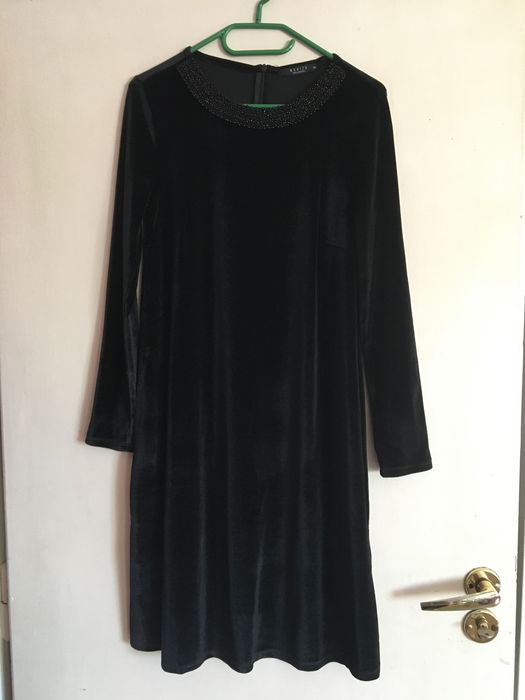 Sukienka czarna, elegancka, aksamitna Mohito rozmiar S/M