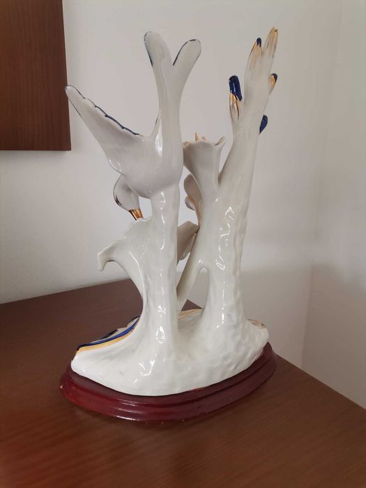 Artigo de decoração em loiça: pássaro e flores