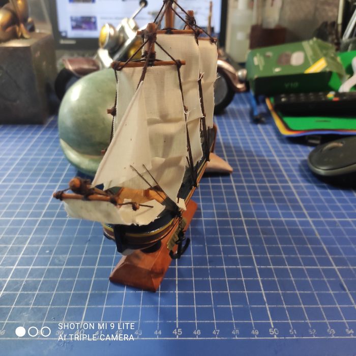 Zaglowiec H. M. S. ENDEAVOUR model drewniany