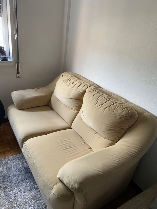 3 sofas e um armario pequeno 99€ tudo