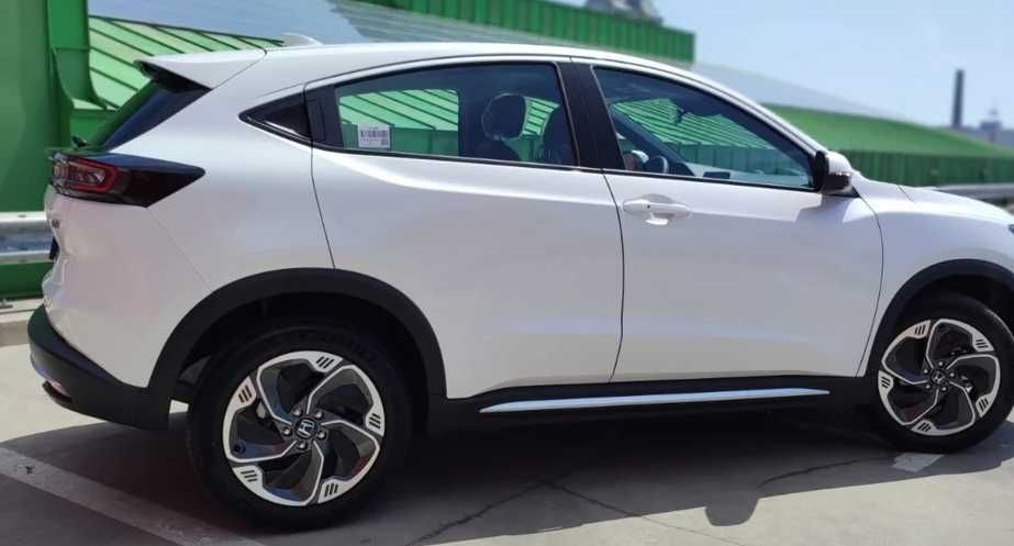 Honda MN-V чверть передня, задня , є все до MNV