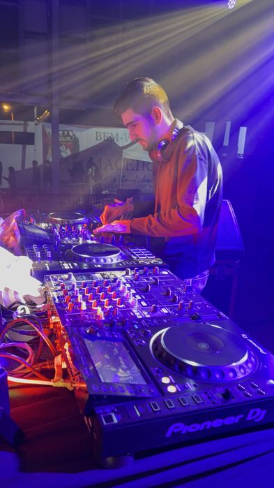 Contrata o teu DJ